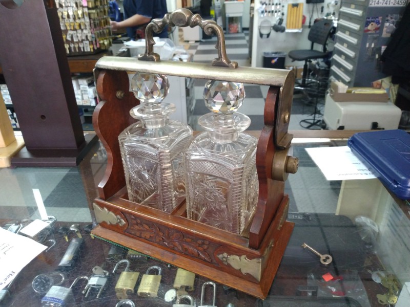 Victorian tantalus decanter caddy with key