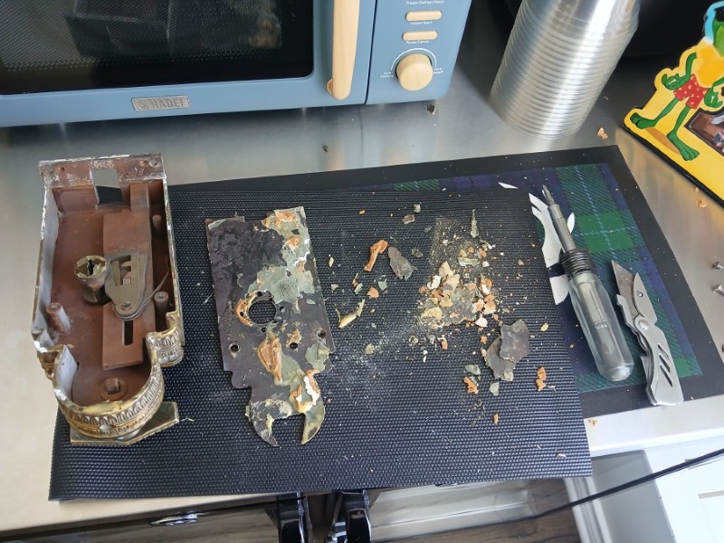 Lock cleaning and damage restoration