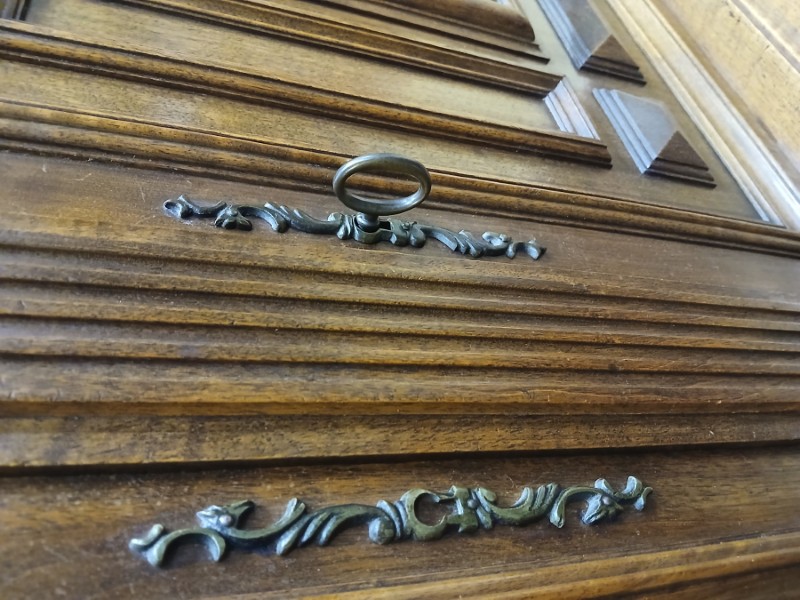 Matched pair of decorative cabinet locks